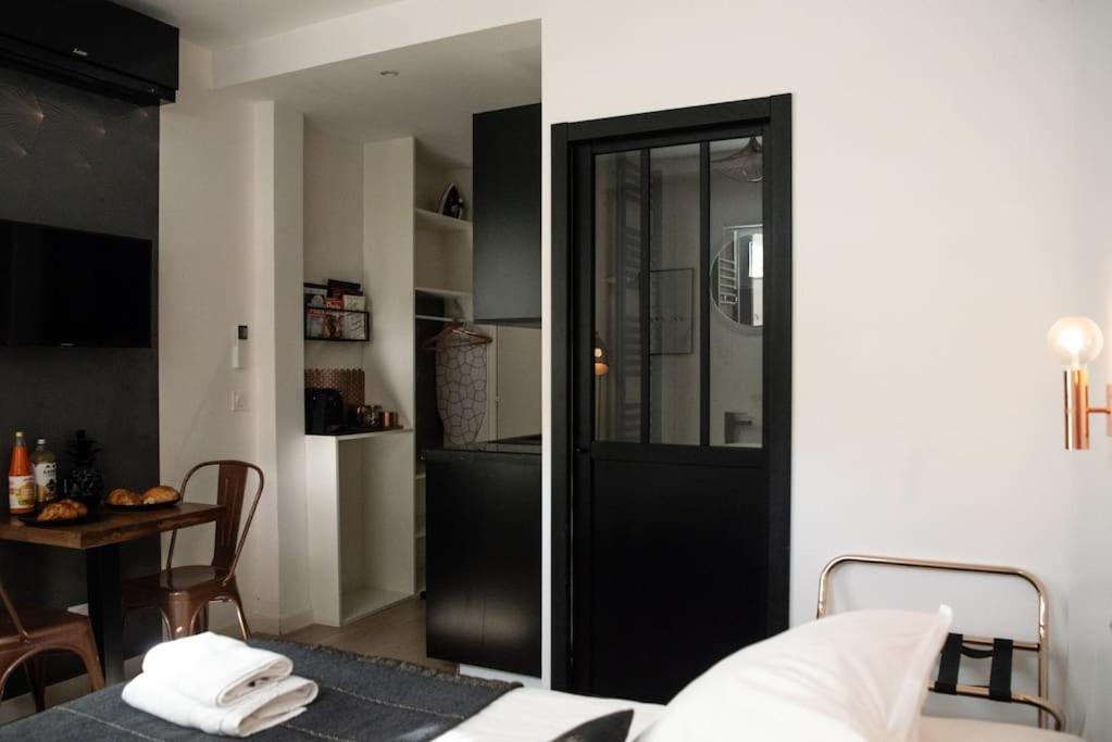 Stunning Near Canal St Martin - Divine Moon Appartamento Parigi
